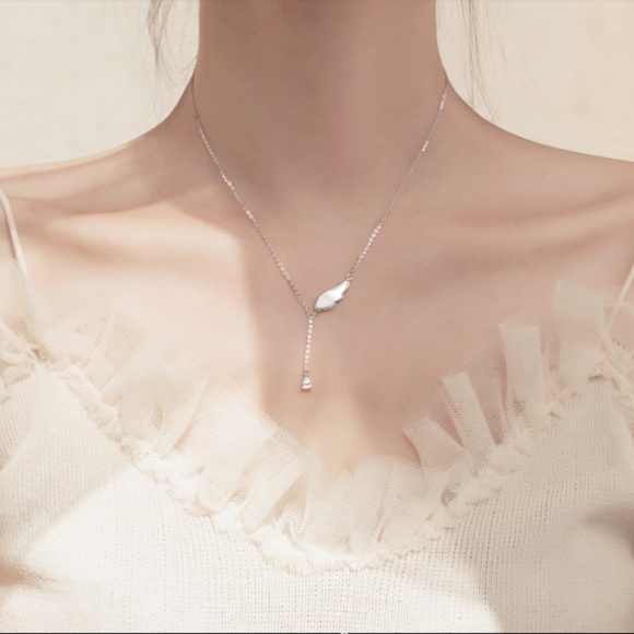 925 Angel Wing Crystal Tassel Necklace - Picture 4 of 13